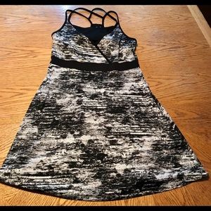 🖤 Exertek Active Dress, Size L. Black and White.